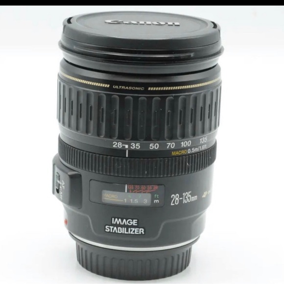 Canon EF 28-135mm f3.5-5.6 IS USM Macro Lens - Picture 8 of 9